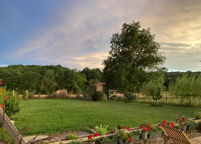 Au Bas D'avant Bed & Breakfast