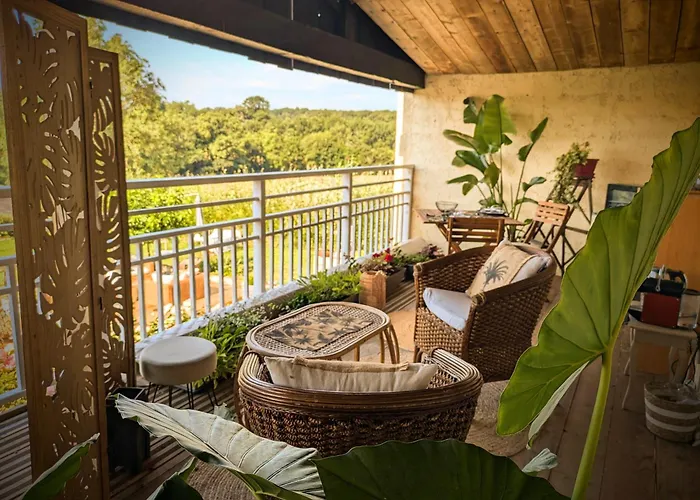 Au Bas D'avant Bed & Breakfast